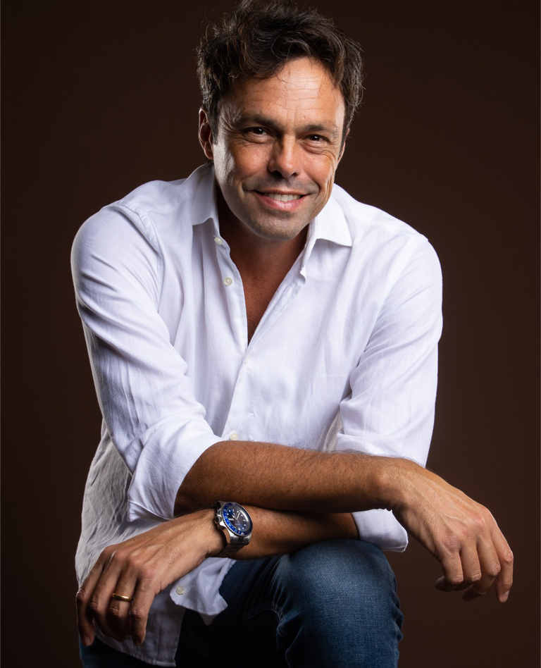 Dr. Renato Reis